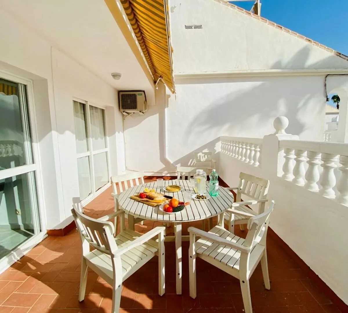Apartamento Con Piscina En Las Rosas De Capistrano contacts